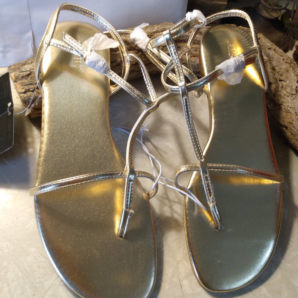Forever 21 Gold Strappy Flat Sandals 7.5